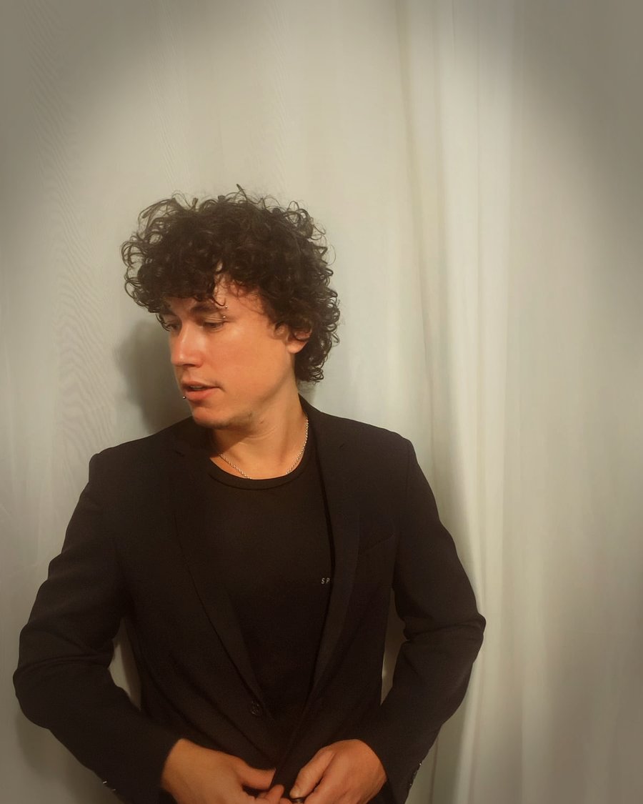 Retrato profissional de Tiago Sardi